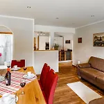 Gaestehaus Hinterponholz Apartamento *