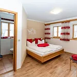 Apartamento Gaestehaus Hinterponholz
