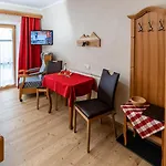 Gaestehaus Hinterponholz 아파트 *